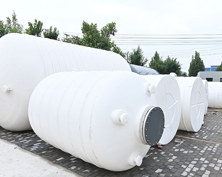聚乙（yǐ）烯（PE）模具（jù）一次成型立式塑料罐